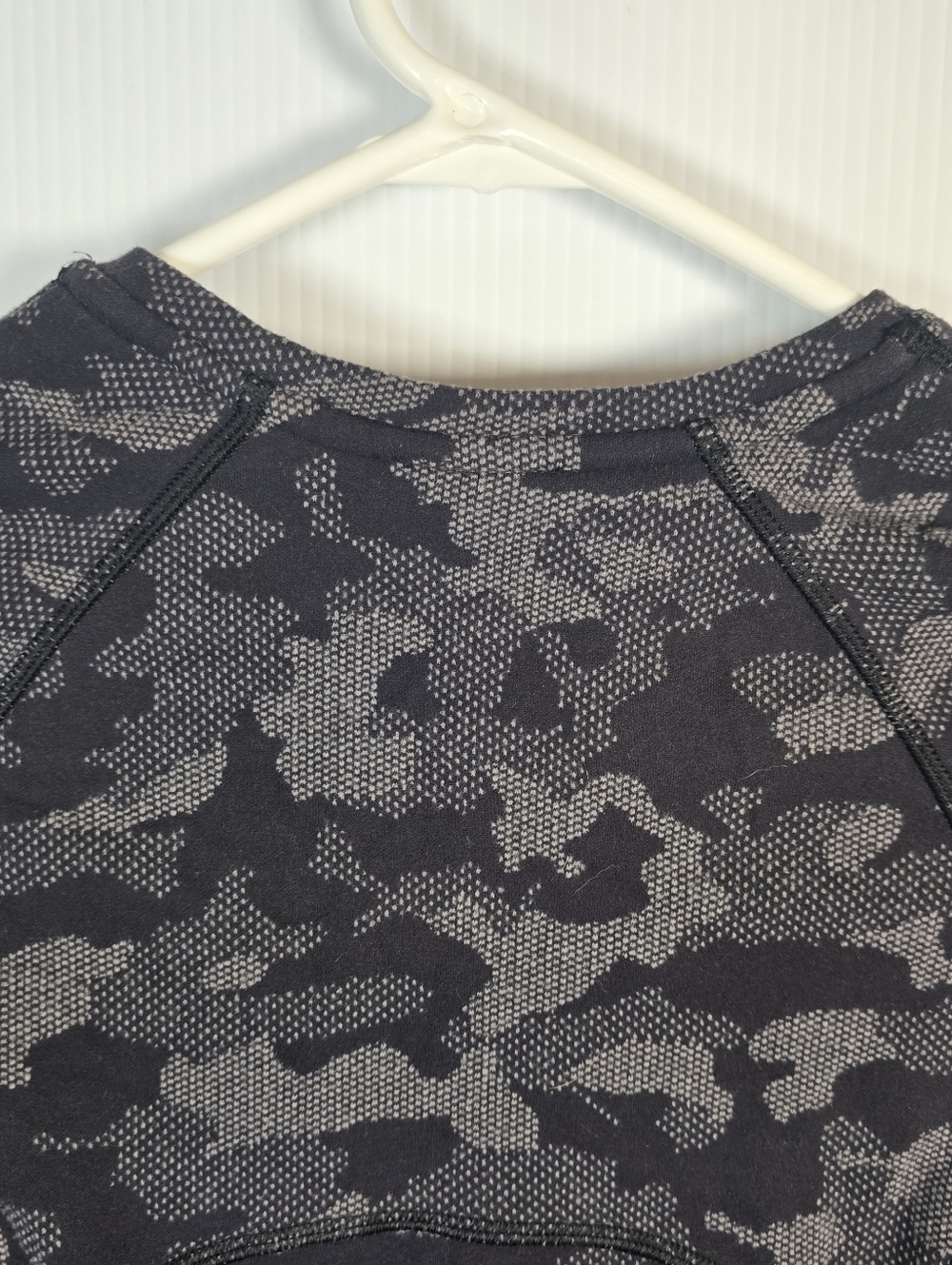 Lululemon Close to Crossing Long Sleeve Heritage Camo Jacquard Black Lunar Rock - Picture 6 of 15